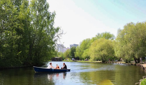 В Воронцовском парке открылся сезон водных прогулок