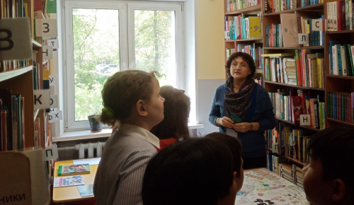 Библиотеку №191 с экскурсией посетили младшеклассники