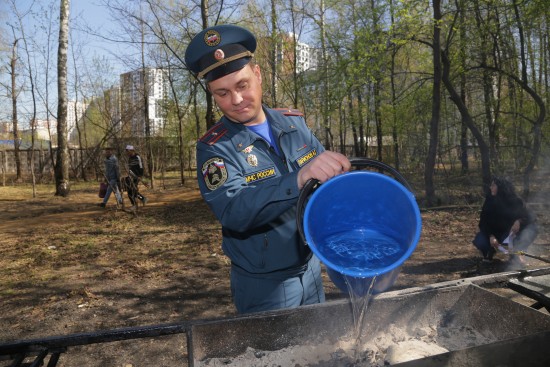 Чтобы из искры не возгорелось пламя. Выясняем, как безопасно пожарить шашлык