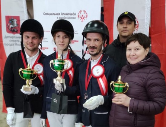 Спортсмены из СД «Обручевский» победили на городских соревнованиях по конному спорту