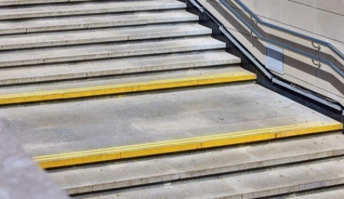 В Черемушках рабочие капитально отремонтировали подземный переход