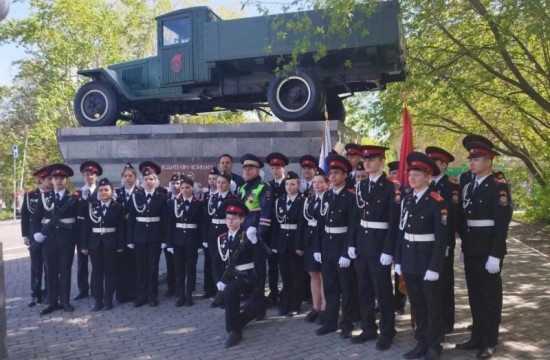 В преддверии празднования Дня Победы на юго-западе столицы прошло возложение цветов