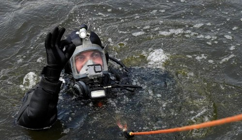 Движение вглубь, или зачем московским коммунальщикам нужны свои водолазы