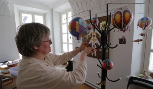 В Воронцовском парке научат создавать деревянные кольца и украшения ловца снов