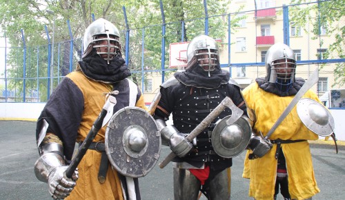 Содружество рыцарей. Средневековые бои регулярно проходят в ЮЗАО