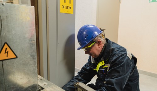 Десять лифтов «Стриж» установили в доме по программе реновации в Черемушках