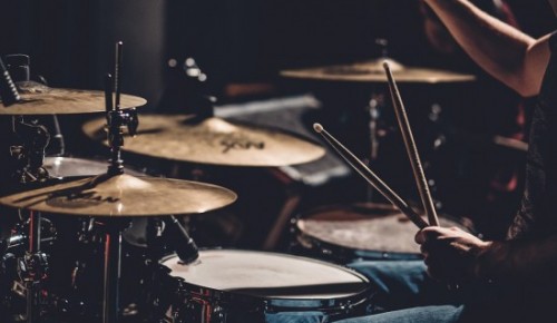Жители Северного Бутова могут посетить отчетный концерт студии игры на барабанах Drum 28 мая