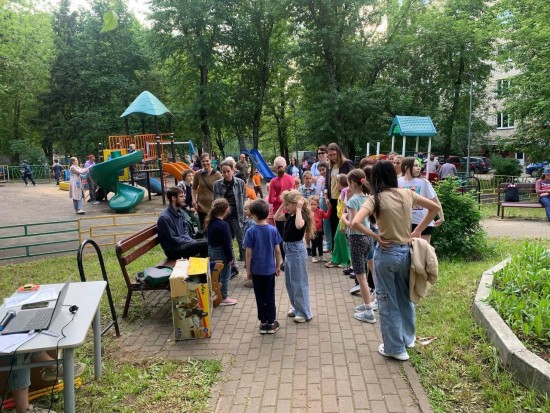 В Ломоносовском районе состоялся детский праздник «Весёлый городок АльмегА» в честь Дня защиты детей