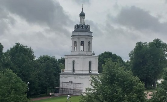 Активисты ЦСО «Гагаринский» посетили Знаменскую церковь в Дубровицах