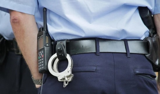 Полиция проводит проверку после нападения мужчины на жену и дочь в Южном Бутове