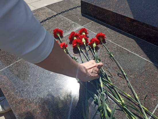 Библиотекари Гагаринского района провели мемориально-патронатную акцию «Помним!»