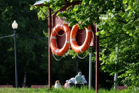Роспотребнадзор временно запретил купаться в зоне отдыха «Тропарево»