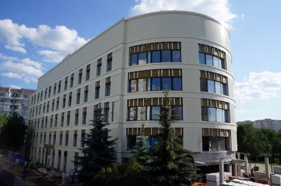Фасад детской поликлиники на ул. Бартеневской готов на 80 процентов