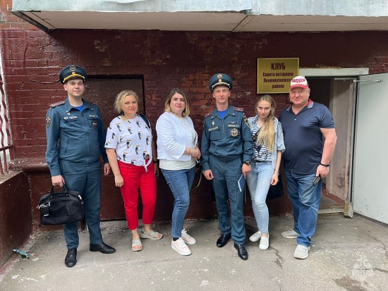 В клубе Совета ветеранов Ломоносовского района прошла встреча с населением