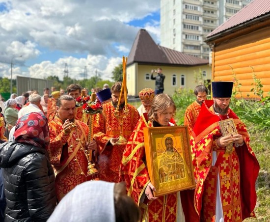 В храме Священномученика Василия в Конькове провели Престольный праздник