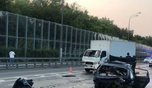 На Варшавском шоссе в Северном Бутове при ДТП погиб 60-летний пассажир