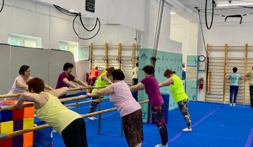 Долголетов из Бутова приглашают на занятия гимнастикой
