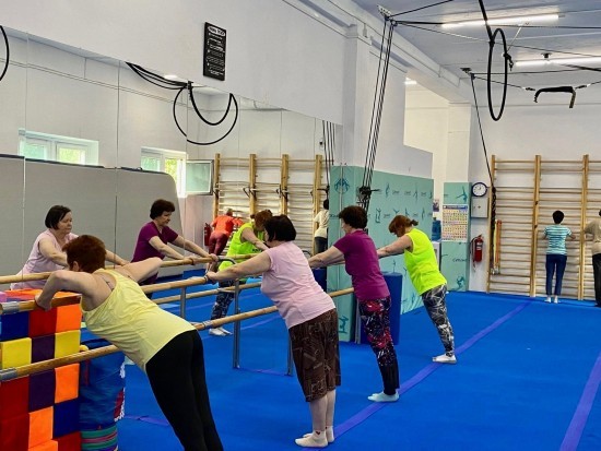 Долголетов из Бутова приглашают на занятия гимнастикой