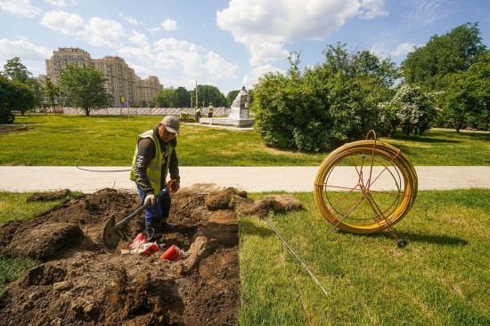 В парке имени 40-летия ВЛКСМ восстанавливают исторические фонтаны