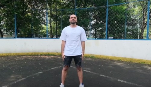 Жителям Ломоносовского района предлагают сделать комплекс упражнений для спины