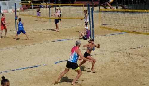 В зоне отдыха «Тропарево» преподают стретчинг, зумбу, барре и функциональный тренинг