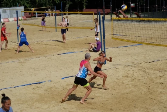 В зоне отдыха «Тропарево» преподают стретчинг, зумбу, барре и функциональный тренинг