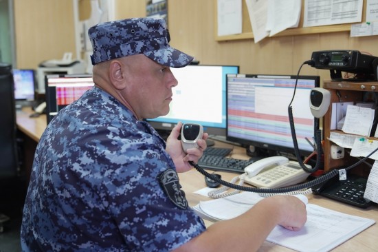 В Черемушках росгвардейцы вернули потерянного ребенка его родителям