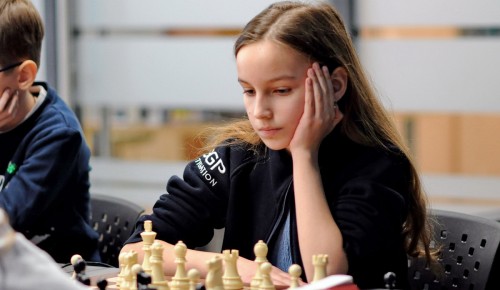 На mos.ru рассказали об 11-летней чемпионке России по шахматам из школы имени Ботвинника