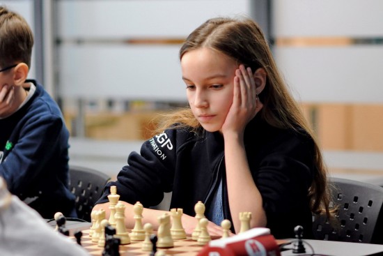 На mos.ru рассказали об 11-летней чемпионке России по шахматам из школы имени Ботвинника