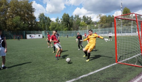 Стадион в Черемушках стал местом проведения второго тура чемпионата ЮЗАО по мини-футболу