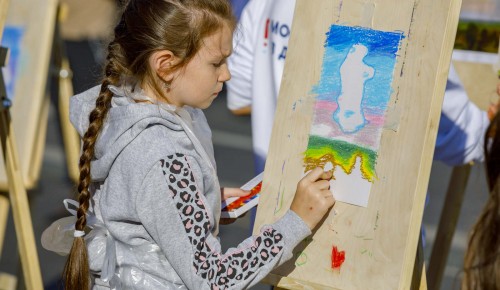 В Воронцовском парке дети могут обучиться азам рисования