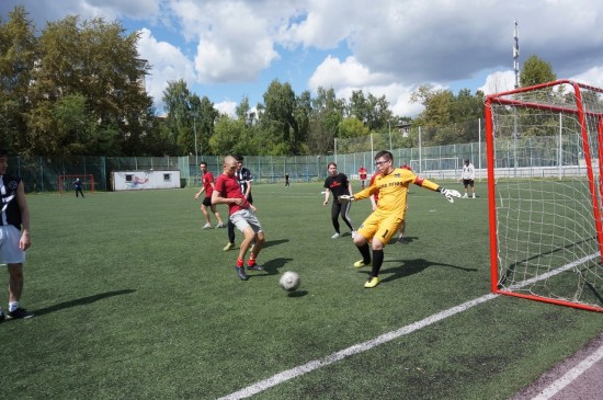 Стадион в Черемушках стал местом проведения второго тура чемпионата ЮЗАО по мини-футболу