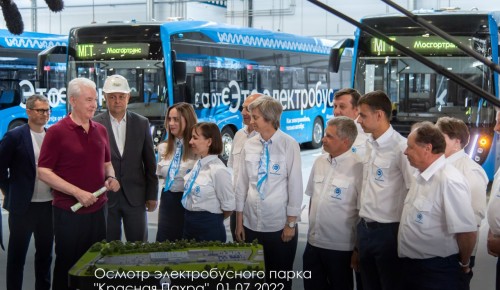Сергей Собянин поздравил сотрудников «Мосгортранса» с 65-летием организации