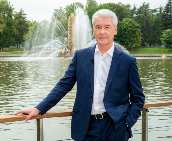 Собянин рассказал об умных скамейках, вертикальных садах и других разработках для комфортной городской среды