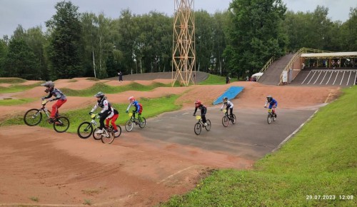 Гонщики «Московской академии велоспорта» приняли участие в «Кубке Красной Пахры»