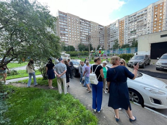 Глава Управы Северного Бутова встретился с жителями дома №23 на улице Старобитцевской 