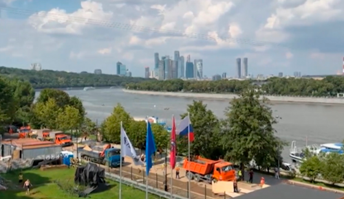 Собянин: Еще два летних бассейна появится на берегу Москвы-реки