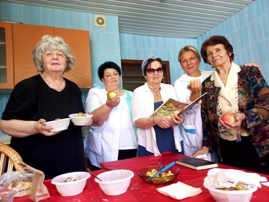В геронтологическом центре «Тропарево» организовали кулинарную программу