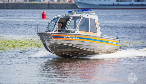 Безопасность москвичей и гостей столицы на водных объектах находится на особом контроле инспекторов Центра ГИМС МЧС России