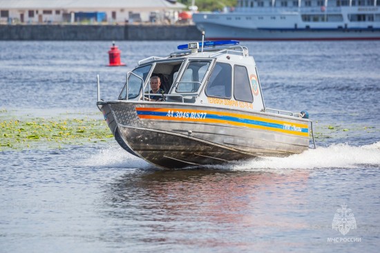 Безопасность москвичей и гостей столицы на водных объектах находится на особом контроле инспекторов Центра ГИМС МЧС России