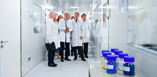 Собянин: Рост производства лекарств на московских фармпредприятиях составил две трети