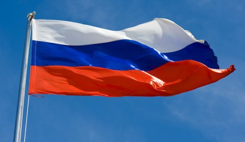 Участковые Ломоносовского района подняли флаг РФ на торжественной церемонии