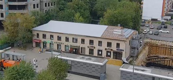 Незаконную мансарду демонтировали на Профсоюзной ул.