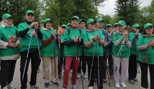 Воронцовский парк приглашает долголетов на занятия танцами, рисованием и скандинавской ходьбой