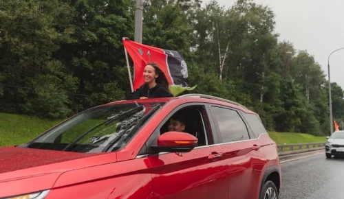 Патриотическая акция по знаковым местам. В ЮЗАО прошёл автопробег