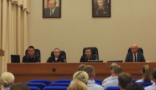 Руководители УВД по ЮЗАО провели встречу с выпускниками образовательных организаций системы МВД России