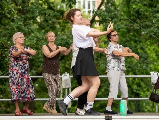 В Воронцовском парке для долголетов организованы занятия по семи направлениям