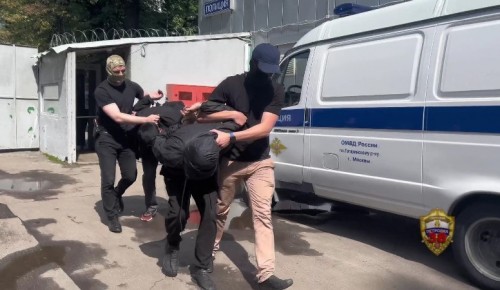 Сотрудники ОМВД по Гагаринскому району по горячим следам задержали подозреваемых в разбойном нападении