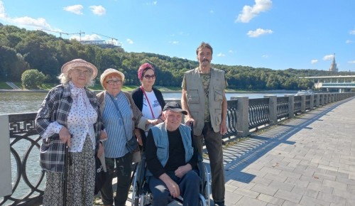 Жители геронтологического центра «Тропарево» посетили выставку Московского урбанистического форума