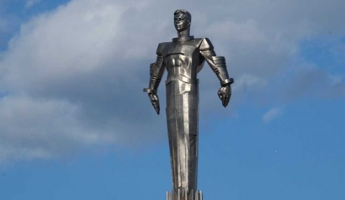 Титана космоса оденут в леса. Монумент Гагарину будут реставрировать в течение трёх лет